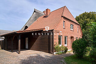 Anbauhaus mit Carport