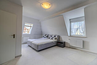 Schlafzimmer DG